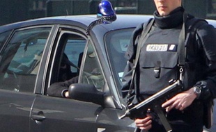 Abdelkader Merah, frère aîné du "tueur au scooter", est entendu lundi après-midi par les juges d'instruction sur son rôle présumé dans l'aide logistique à la préparation des tueries de Mohamed Merah et sur son influence dans la radicalisation de son frère.