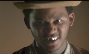 Le rappeur Fredo Santana dans le clip de Drake.