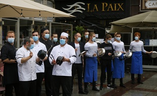 S'ils ne ferment pas, les restaurateurs se voient imposer des règles sanitaires toujours plus strictes