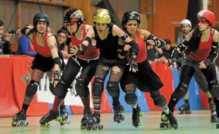Samedi, les filles du Nantes Derby Girls affrontaient Paris, Strasbourg et Metz.