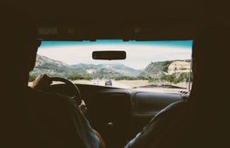 A quelle heure partir sur la route des vacances ? Nos infographies