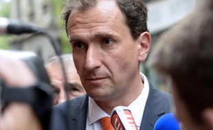 Les parlementaires socialistes se retrouvent lundi à Bordeaux, à quelques mois d'échéances électorales, alors que les demandes d'un geste du gouvernement pour le pouvoir d'achat s'intensifient parmi les députés PS et que des sénateurs PS s'arc-boutent contre le non cumul des mandats.