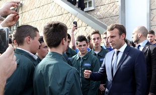 Visite d'Emmanuel Macron à l'Ecole d'Application aux métiers des Travaux Publics d'Egletons.