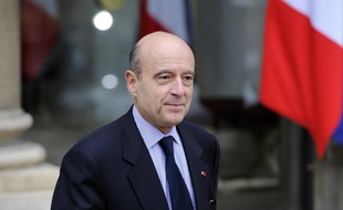 Le ministre de la Défense, Alain Juppé, a déclaré mardi que "les documents qui pourraient intéresser les juges d'instruction" dans l'affaire de l'attentat de Karachi de 2002 seront "déclassifiés", après avis de la commission sur le secret défense.