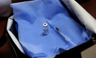 Une dose du vaccin contre le Covid-19 de Pfizer/BioNTech.