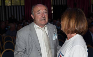 Jacques Bompard en octobre 2021, lors d'un meeting d'Eric Zemmou