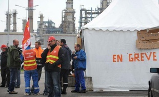 Le préfet de Loire-Atlantique, inquiet des conséquences économiques de la pénurie de carburant et des manifestations lors du conflit sur les retraites, a remobilisé mercredi le système d'aide aux entreprises instauré lors de la crise économique de 2008.