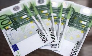 Une liasse de billets de 100 euros