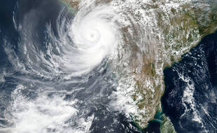 Une image satellite du cyclone Tauktae approchant de l'ouest de l'Inde, le 17 mai 2021.