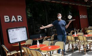 A Paris, les restaurants, cafés, brasseries, bistrots et tous professionnels disposant d'une terrasse ou ayant aménagé une terrasse sur la voirie se préparent à accueillir la clientèle.