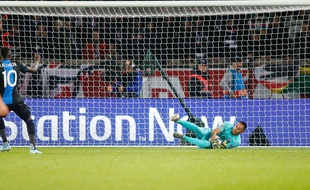 Face à Bruges, Navas a arrêté le premier péno de sa carrière en Ligue des champions.