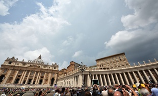 PLa place Saint Pierre au Vatican, le 15 juin 2015. AFP PHOTO / TIZIANA FABI