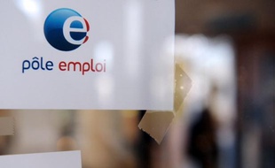 Faute d'emplois, entre 2007 et 2010, les demandeurs d'emploi sont restés davantage inscrits sur les listes de Pôle emploi, selon une étude du ministère de l'Emploi publiée lundi