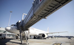 Illustration: avion sur le tarmac de l'aéroport de Toulouse.