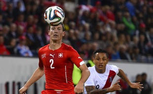 Le joueur suisse Stefan Lichtsteiner, le 3 juin 2014 à Lucerne contre le Pérou.