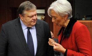 Le Fonds monétaire international a avalisé jeudi un nouveau programme d'assistance de 28 milliards d'euros pour la Grèce et a prévenu le pays qu'il n'était pas question de le voir prendre de nouveau du retard dans la mise en oeuvre des réformes convenues.