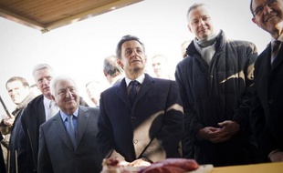 Nicolas Sarkozy s'est livré mardi à une charge en règle contre les règles environnementales trop "tatillonnes" qu'il a promis de lever et contre certaines limitations imposées par la justice à la chasse, lors de ses voeux au monde rural en Ariège.