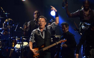 Il y a 25 ans, un concert de Bruce Springsteen à Berlin-Est, devant 300.000 fans assoiffés de liberté, a peut-être donné un petit coup de pouce au mouvement qui devait mener, 16 mois plus tard, à la chute du Mur