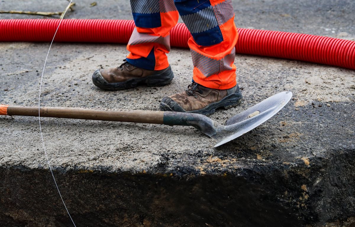 Vendée : La remorque s'ouvre, un ouvrier de 19 ans meurt enseveli par du bitume à 200 °C