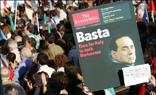 Qu'ils aient voté à droite ou à gauche, les électeurs de Rome semblaient davantage participer dimanche matin à un référendum pour ou contre Silvio Berlusconi qu'à un scrutin pour désigner un nouveau Parlement.