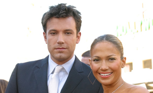 L'acteur Ben Affleck et la chanteuse Jennifer Lopez, lorsqu'ils étaient en couple en 2003