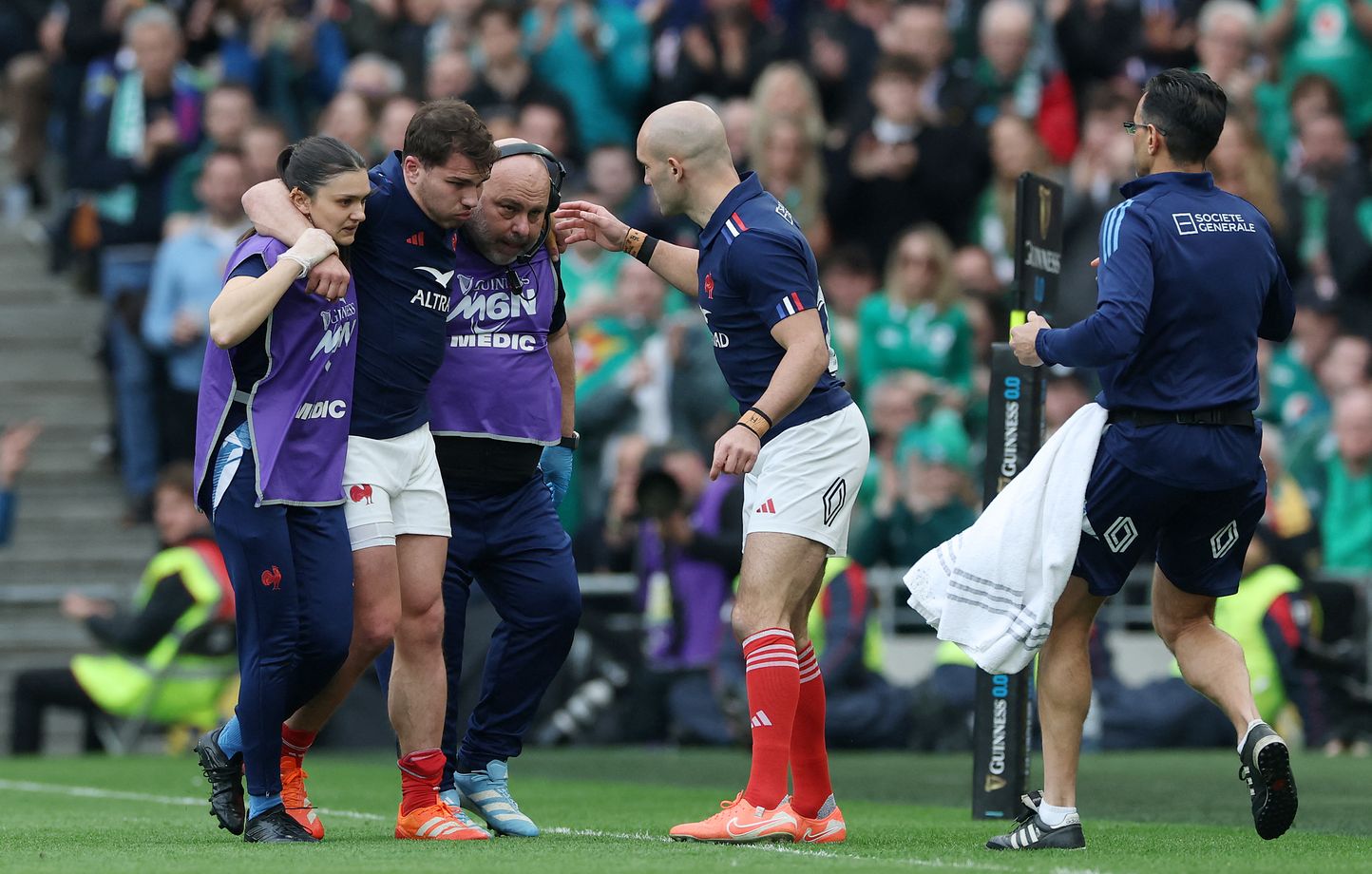 XV de France : Antoine Dupont peut-il revenir à son meilleur niveau après  cette nouvelle blessure au genou droit ?