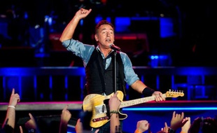 La star du rock Bruce Springsteen se joindra à la campagne de Barack Obama, jeudi, alors que la course à la Maison Blanche se ranime dans les troisièmes dernières semaines avant l'élection.