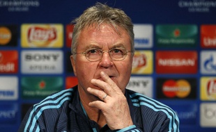L'entraîneur de Chelsea Guus Hiddink en conférence de presse le 15 février 2016.