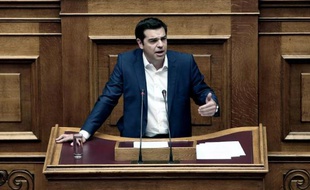 Le Premier ministre grec Alexis Tsipras s'adresse aux députés grecs à Athènes le 5 juin 2015