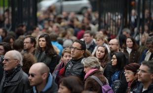 Près de 400 personnes se sont réunies lundi pour une minute de silence à l'hôtel de ville de Nantes. J-S EVRARD