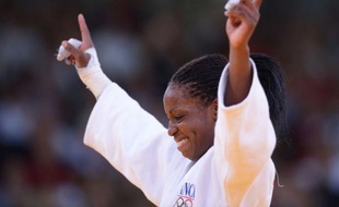 La championne du monde de judo Gévrise Emane (-63 kg) a remporté la médaille de bronze olympique en dominant la Sud-Coréenne Joung Da-woon, mardi à Londres.