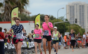 Près de 5000 participantes sont attendues dimanche.