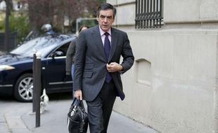 La situation était de nouveau bloquée à l'UMP mercredi, Jean-François Copé et François Fillon se montrant toujours aussi inflexibles, malgré un compromis proposé par 71 députés emmenés par des "non-alignés".