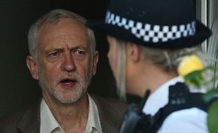 Le chef du Parti travailliste Jeremy Corbyn quitte son domicile le 28 juin 2016