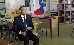 Emmanuel Macron le jeudi 12 avril avant son intervention au JT de 13h00 sur TF1.