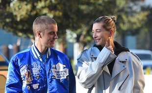 Le chanteur Justin Bieber et sa femme, le mannequin Hailey Baldwin, dans les rues de Los Angeles