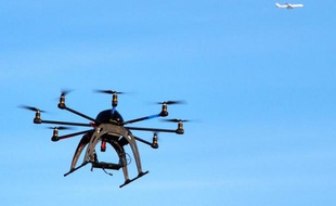 Le survol d'endroits sensibles par des drones pose la question de l'utilisation au quotidien de ces engins volants pilotés à distance
