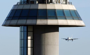 Un avion d'US Airways effectue un atterrissage d'urgence à Rome après que deux passagers et des membres d'équipage sont tombés malades