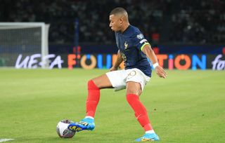 France-Irlande : C1, Euro, Ballon d'or et JO… Les 1001 défis de Mbappé le  grand muet