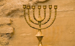 Photo prise dans la synagogue médiévale du vieux quartier juif de Cordou (Espagne).