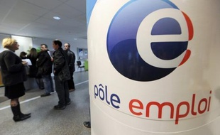 Les premiers mois de 2010 ont connu une "légère reprise" des embauches en CDI, une poursuite de la remontée de l'intérim ou encore une "timide reprise des démissions", autant de signes de "la légère amélioration de l'emploi", note mercredi une étude du ministère de l'Emploi.
