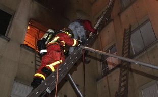 Un incendie dans un immeuble du 16e arrondissement de Paris fait 10 morts et une trentaine de blessés
