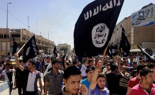 Drapeau du groupe Etat islamique en 2014 à Mossoul,en Irak