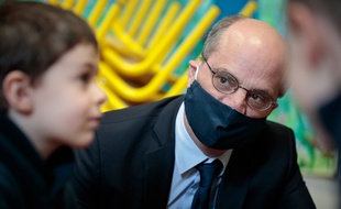 Le ministre de l'Education nationale était en visite dans une école parisienne, le 11 mai 2020.