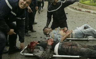 Victimes de l'attentat près du Palais du gouvernemement à Alger, le 11 avril 2007