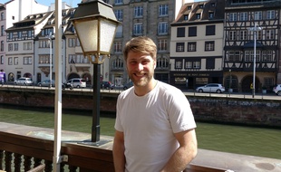 Tom Dingler lors de la présentation du film "Le talent de mes amis" à Strasbourg