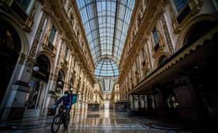 Un livreur à Milan, en période de confinement. (illustration)