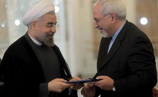 L'Iran est prêt à reprendre les négociations nucléaires avec les grandes puissances, a déclaré Mohammad Javad Zarif, le nouveau chef de la diplomatie lors d'un entretien téléphonique avec Catherine Ashton, la chef de la diplomatie européenne, ont rapporté dimanche les médias.
