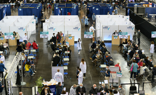 Le centre de vaccination de Saint-Quentin-en-Yvelines, le 27 mars 2021.