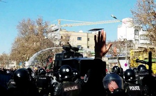 Des manifestants anti-Rohani à Dorud en Iran.